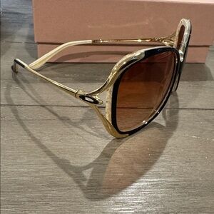 Oakley Stylish Gold and Brown Sunglasses